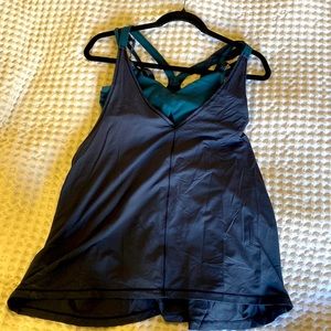 Lululemon tank with built in bra size 8